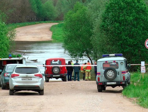 После дождей мост в Малоярославецком районе скрылся под водой