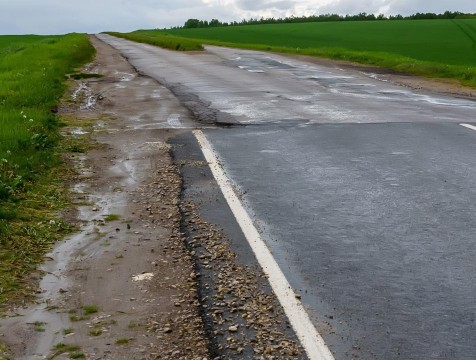 Дорога от трассы М-3 к поселку Молодежный в Мещовском районе будет отремонтирована