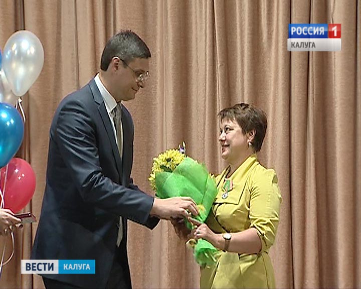 Медработники-торжественное0615.jpg