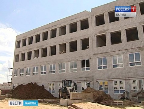 Новую школу на Правом берегу достроят к концу года