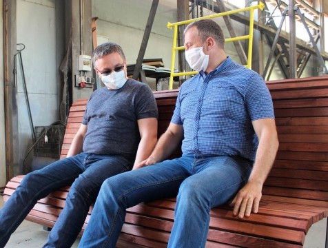 В парках и скверах Калуги появятся «ортопедические» лавки