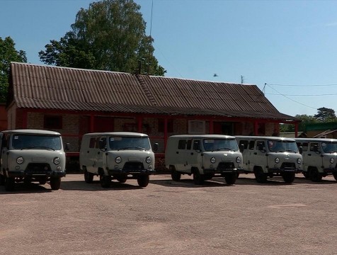 Шапша вручил ключи от машин сотрудникам лесопожарной службы