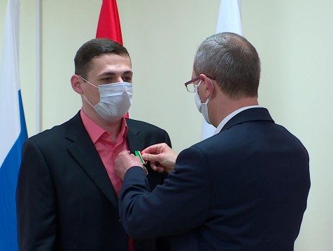 Медработники получили региональные медали «За медицинскую доблесть»