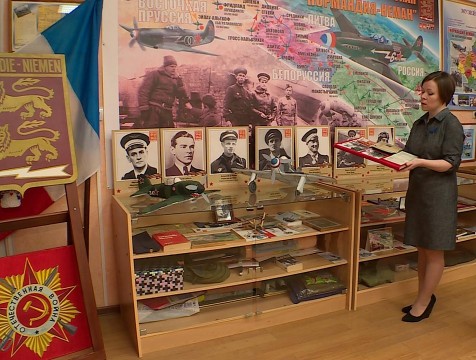 В гимназии №19 начала работу выставка «Нормандия-Неман»