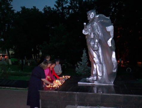 В районах области почтили память защитников Отечества