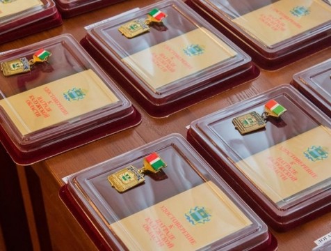 Калужане получили государственные и региональные награды за самоотверженный труд