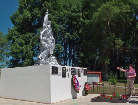 Поисковики помогли потомкам разыскать захоронение красноармейца