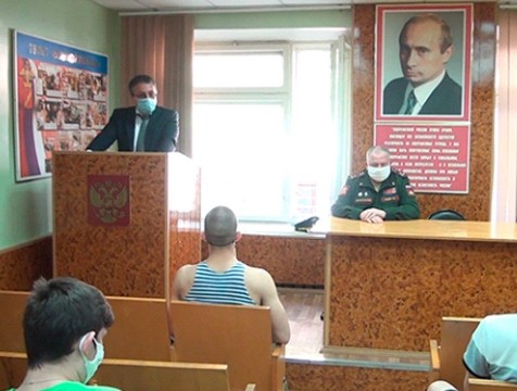 Калужских новобранцев проводили в президентский полк