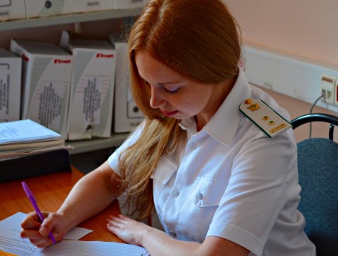 Жительница Кирова рассчиталась с долгами ради серьезной должности