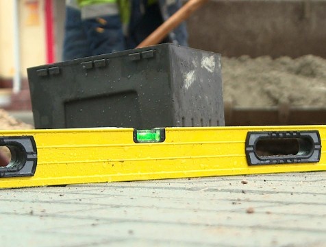Рабочий из Таджикистана упал с 9 этажа строительной площадки