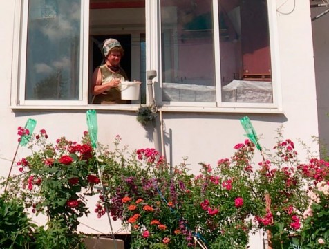 Участница конкурса «Калуга в цвету» делает планету красивой рядом с собой