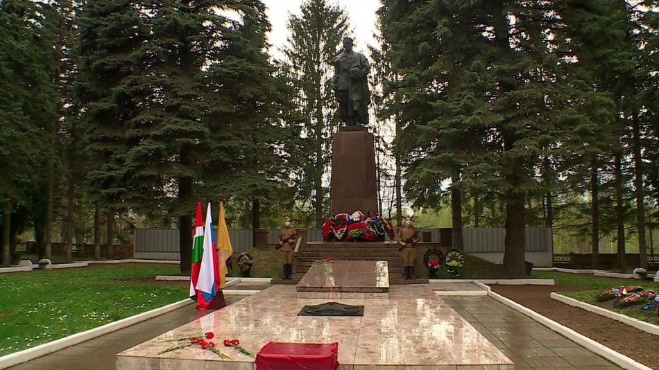 Зайцева-гора-Вечный-огонь2-0507.jpg