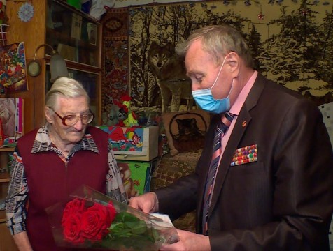 Труженица тыла Зинаида Ловчева вспоминает День Победы с радостью и слезами на глазах