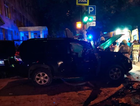 В центре Калуги столкнулись две иномарки