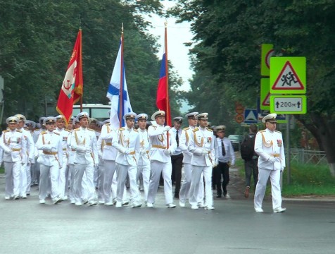 Моряки-подводники прошли торжественным маршем по улицам Обнинска
