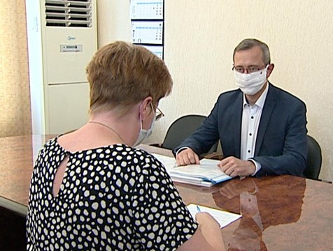 Владислав Шапша сдал подписи местных депутатов в поддержку своего выдвижения