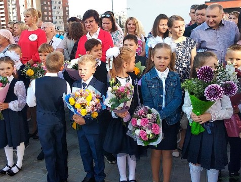 Глава минпросвещения: «Традиционные линейки на 1 сентября мы проведем»