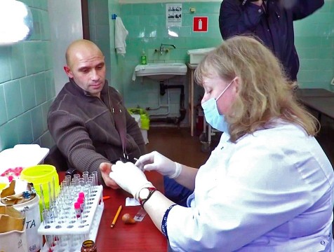 Владислав Шапша потребовал ускорить темпы плановой диспансеризации и вакцинации