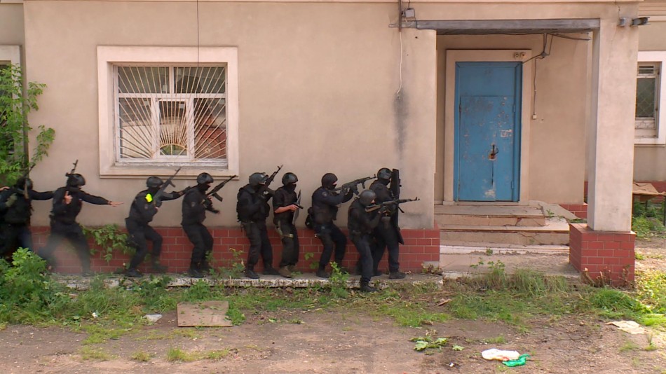 Учения-ФСБ2-0804.jpg