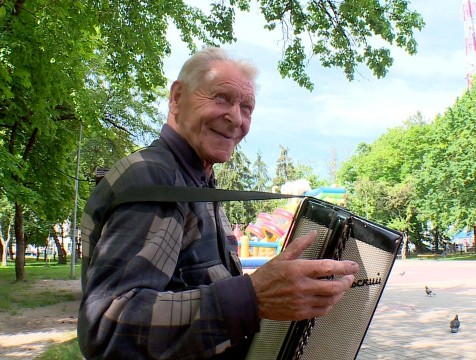 Поэт Владимир Танюшин посвятил песню городу на Оке