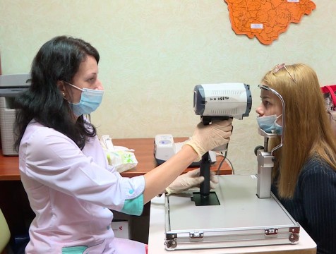 Специалисты МНТК «Микрохирургия глаза» провели бесплатный прием для детей-сирот