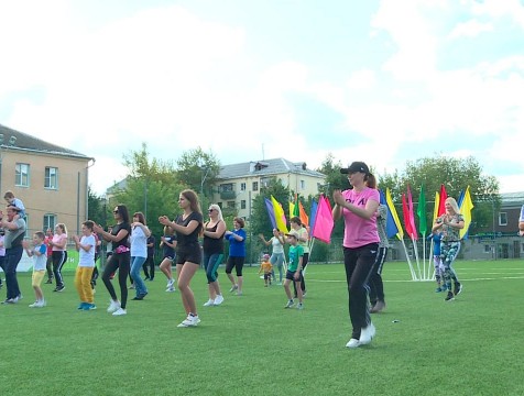 День физкультурника в Калуге начался с олимпийской зарядки