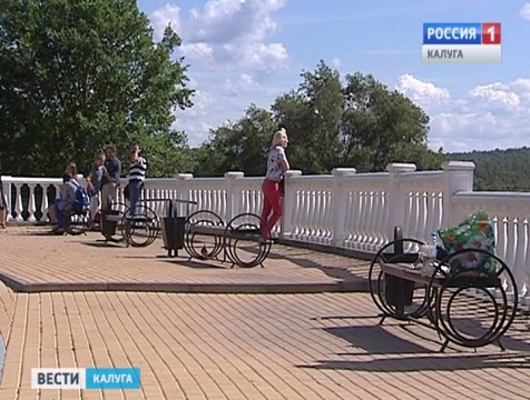 Калужанам не нравится расположение лавочек у фонтана «Торнадо»