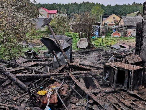 Женщина погибла, спасая свое имущество из горящего дома