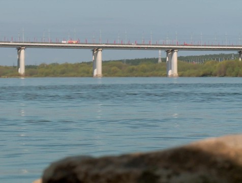 Гагаринский мост частично перекрыли
