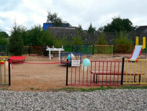 Дети из деревни Манино теперь знают об игровых площадках не только из телевизора