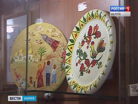 Выставка росписи по дереву открылась в Доме мастеров
