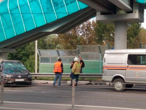 Иномарка опрокинулась возле поворота на Анненки