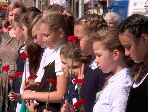 В день солидарности в борьбе с терроризмом калужские дети присоединились к акции «Капля жизни»