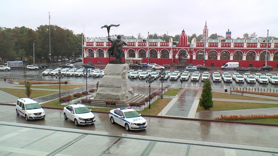 Машины-полиции1-0908.jpg