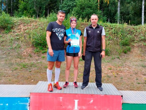 Калужская спортсменка завоевала второе место в первенстве ЦФО по летнему биатлону