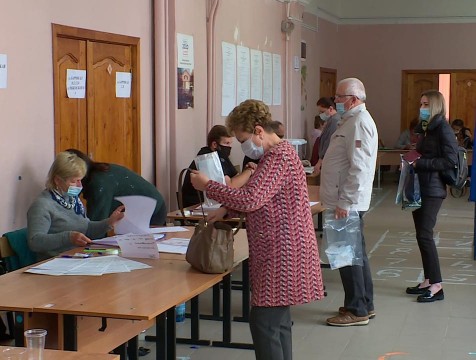 После завершения рабочего дня на участках ждут новую волну избирателей