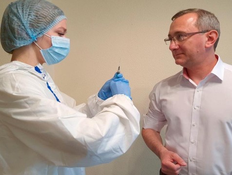 Всему составу Правительства Калужской области сделали прививку от гриппа