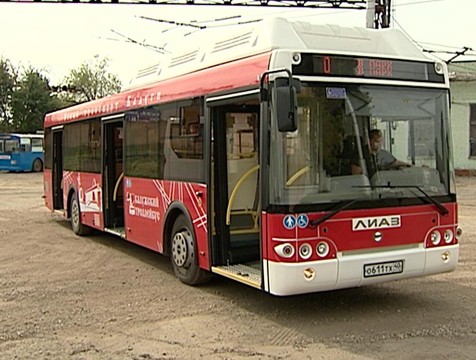 Новый калужский автобус повредили на маршруте