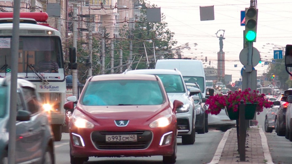 город-улица-трансорт-движение0817.jpg