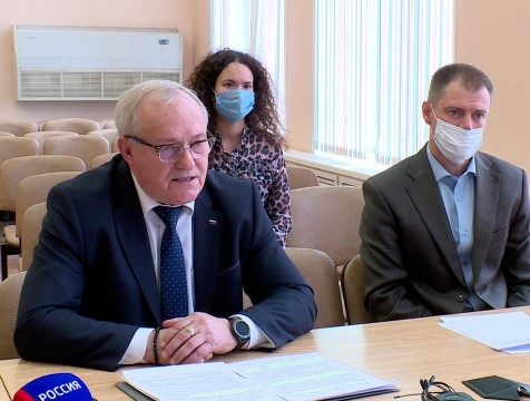 Калужан будут «понуждать» носить маски в ТЦ и магазинах