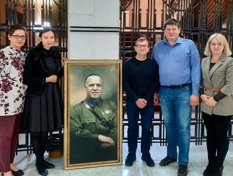 В музее Жукова появился портрет маршала на керамограните