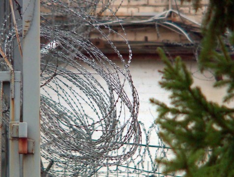 Начальство калужской колонии наказали за нарушение масочного режима