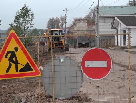 На набережной кондровской Шани идут активные строительные работы