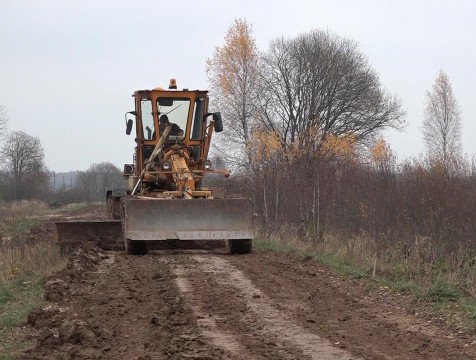 В отдаленные поселения Медынского района тянут дорогу