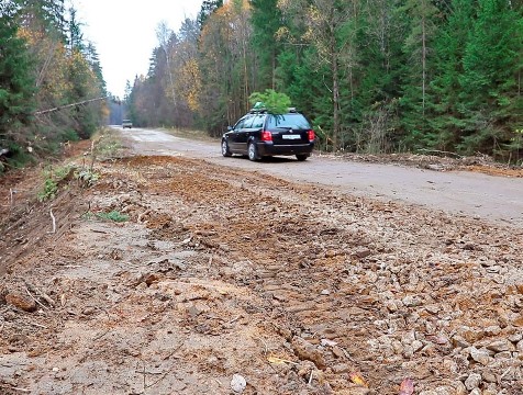 Одну из самых многострадальных дорог региона восстанавливают в рамках БКАД