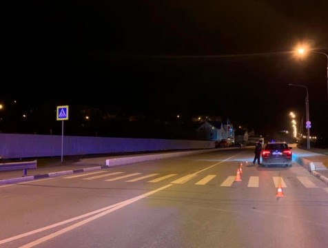 На пешеходном переходе в Калуге сбили двух подростков