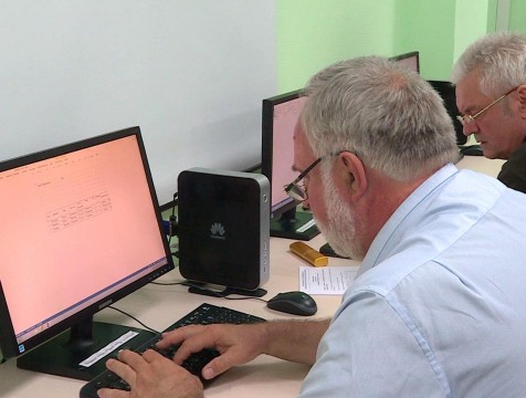 Калужских пенсионеров приглашают принять участие в чемпионате по компьютерному многоборью