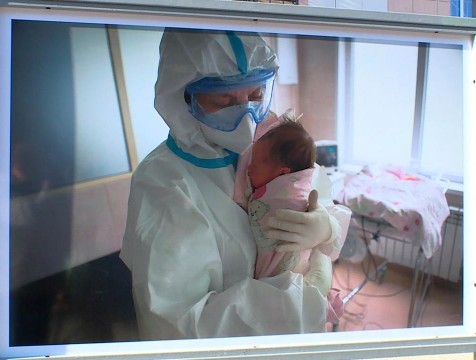 Выставку «Обыкновенное чудо» посвятили детям и врачам неонатологам