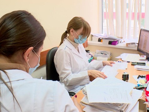 Студенты-медики взяли на себя часть работы врачей