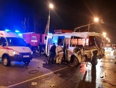 Рейсовый автобус попал в ДТП, пострадали семь человек